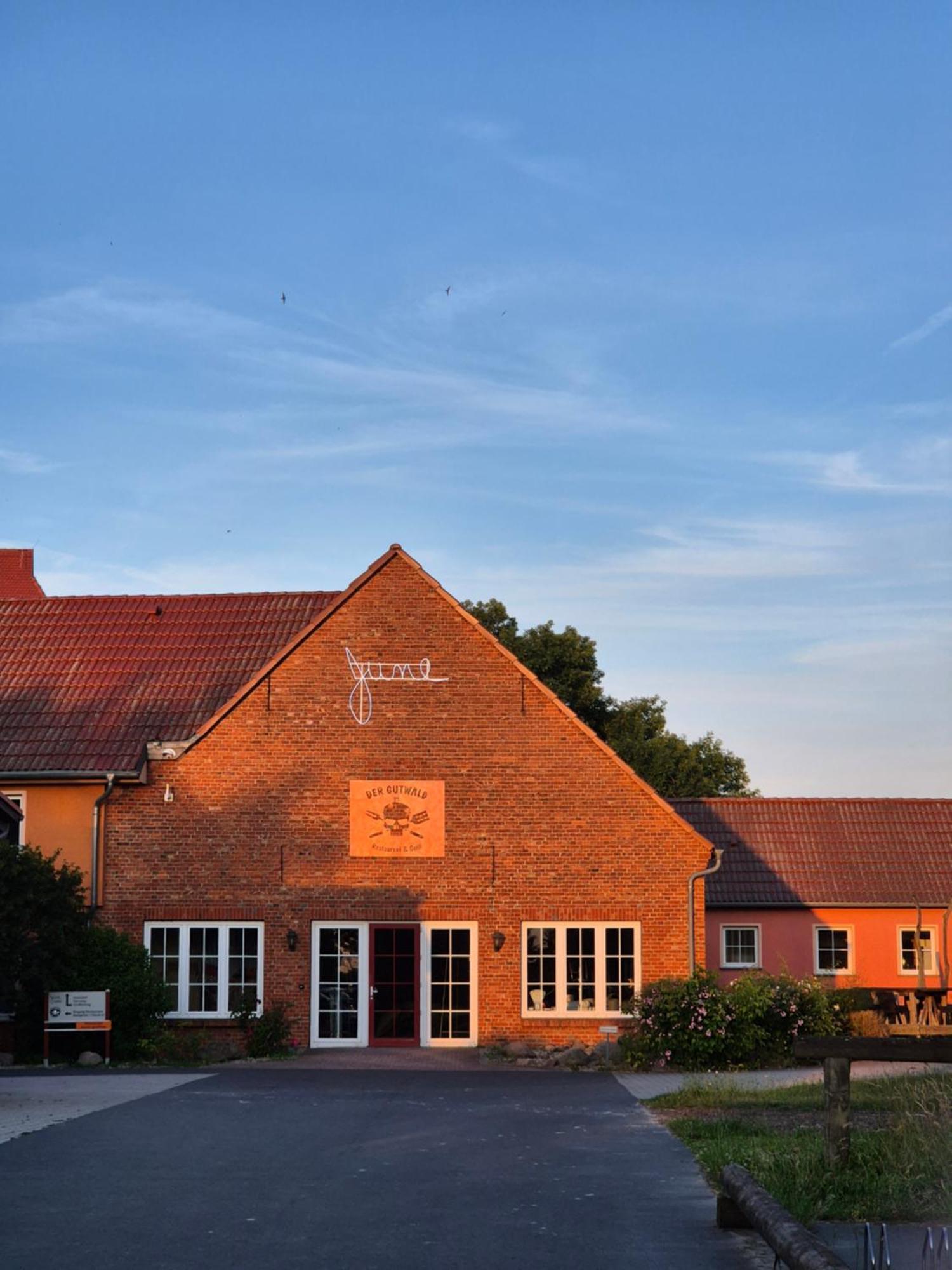 Project June - Ehemals Landgasthof Jueterbog Exterior photo